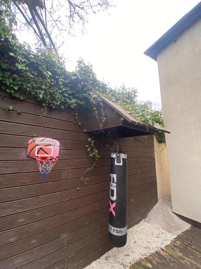 Town Villa With Charming Garden, Bbq Area & Sleeps 6 Cashel  Kültér fotó