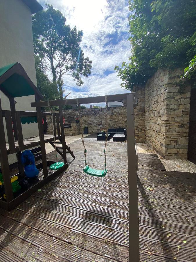 Town Villa With Charming Garden, Bbq Area & Sleeps 6 Cashel  Kültér fotó