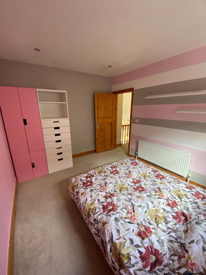 Town Villa With Charming Garden, Bbq Area & Sleeps 6 Cashel  Kültér fotó